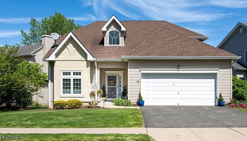 1st image of 22 Bluffs Ct