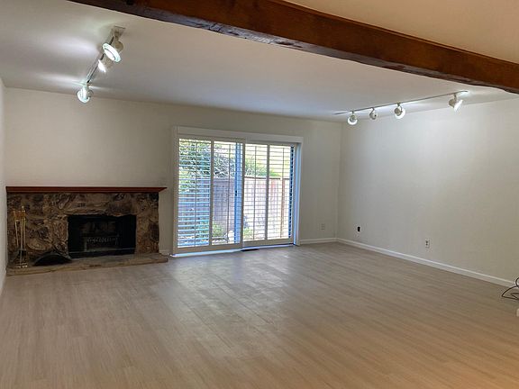 3rd image of 181 Escallonia Dr