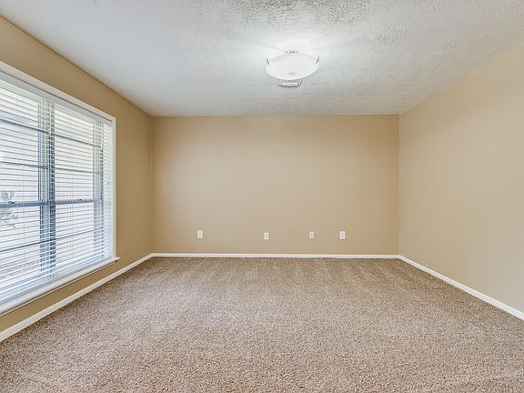 5th image of 1503 Glade St
