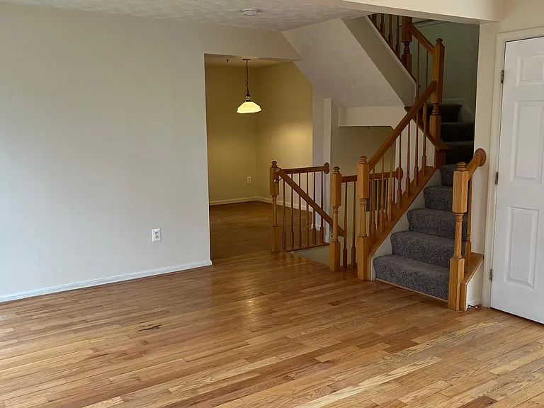 8900 Papillon Dr — Photo 3