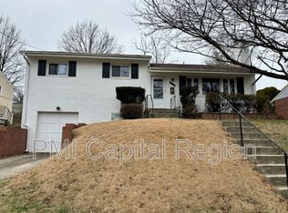 9300 Chanute Dr, Bethesda, MD 20814