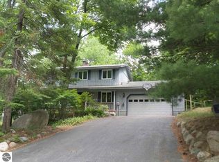 4186 Huntington Dr, Traverse City, MI 49686