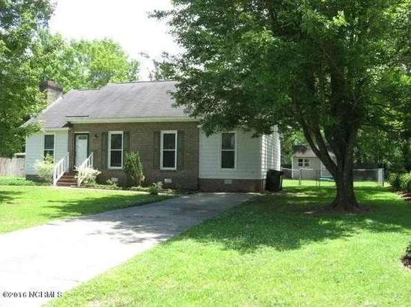 202 River Hill Dr, Greenville, NC 27858