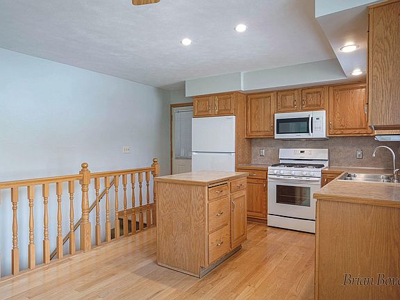 4th image of 4239 Wilfred Ave SW