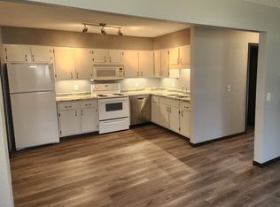 910 E 2nd St #1, Litchfield, MN 55355