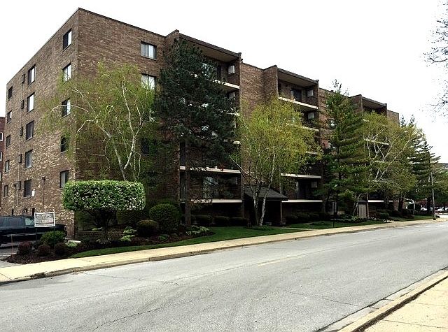 1st image of 555 Graceland Ave APT 404
