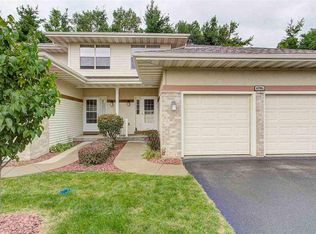 696 Clardell Dr, Sun Prairie, WI 53590