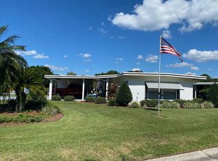 706 Viking Ave, Tavares, FL 32778