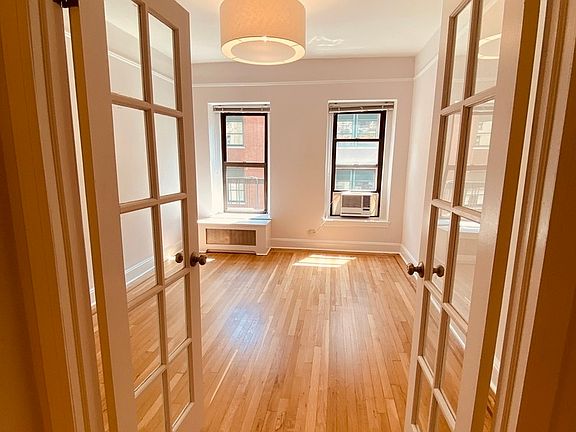 2nd image of 441 W 56th St APT 5A