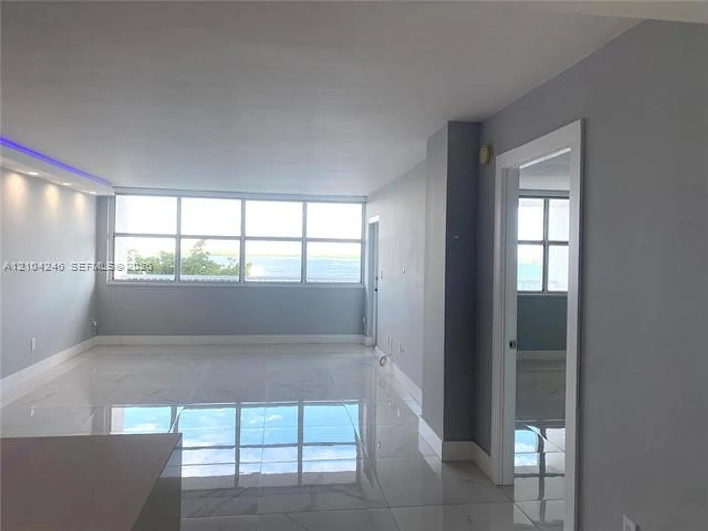 1420 Brickell Bay Dr cu-702E, Miami, FL 33131 — Photo 4