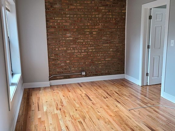 3rd image of 822 W Cuyler Ave APT 224