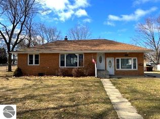 214 Grafton Ave, Alma, MI 48801