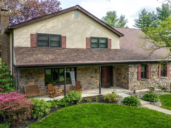 2935 Dark Hollow Rd, Furlong, PA 18925