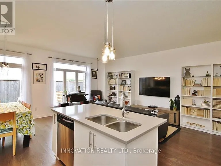 527 Rioja St — Photo 6