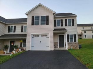 256 Wildflower Dr, East Earl, PA