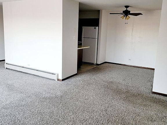 4th image of 5825 W 103rd St APT 3NW