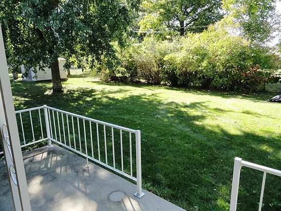 5th image of 523 Meadow Ln