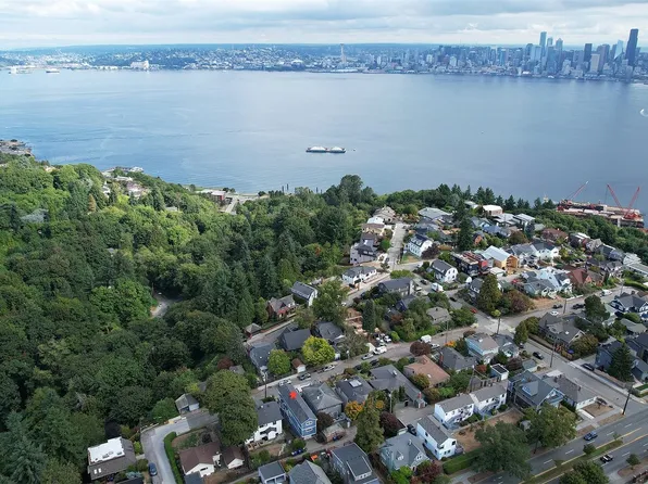 3781 SW Grayson Street, Seattle, WA 98126