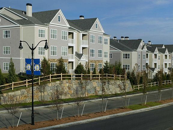 Quarry Hills Apartments