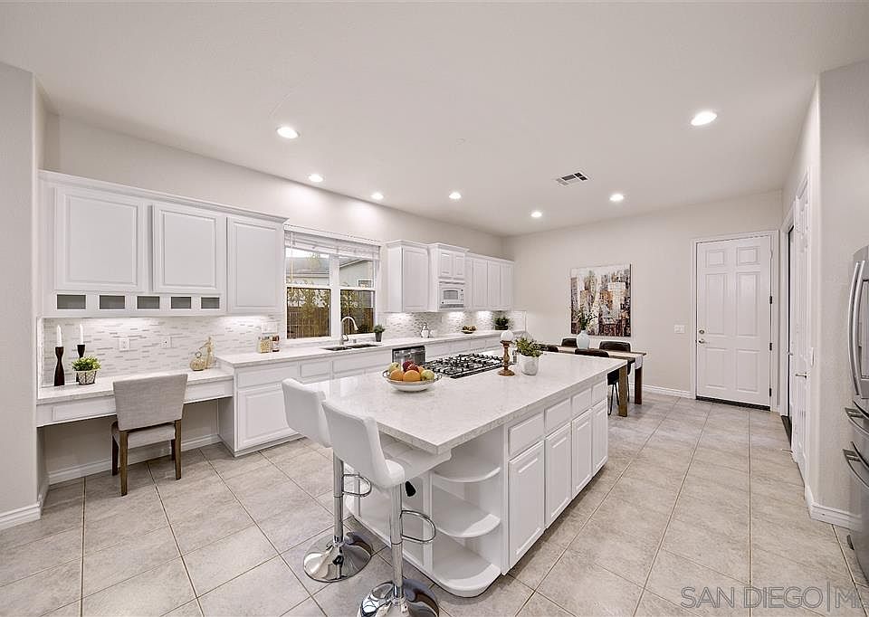 2nd image of 3917 Lago Di Grata Cir