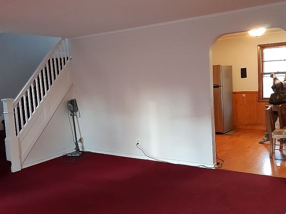 3rd image of 9235 218th St