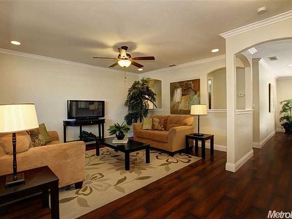 4th image of 135 Sierra Woods Cir