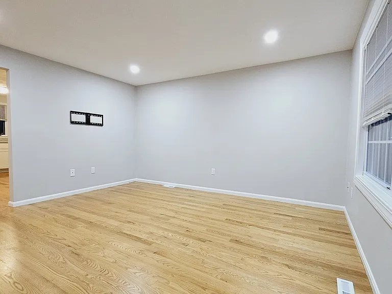 104 Walpole St — Photo 11