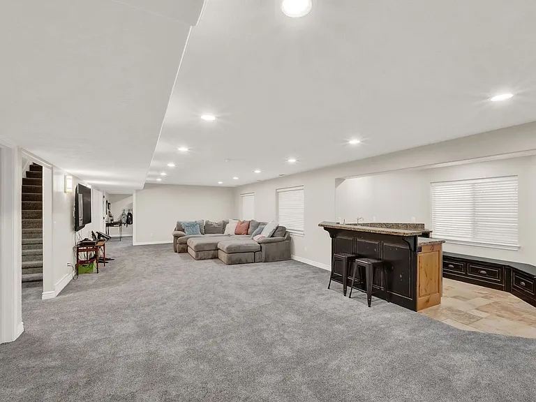 1693 E Crimson Oak Dr — Photo 24