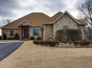 729 McVey St, Mount Vernon, MO 65712