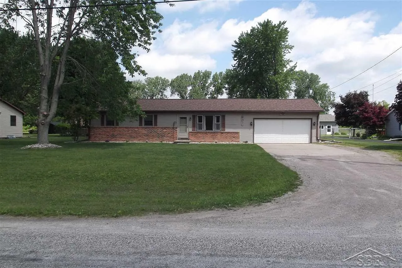 6350 Birchview Dr photo 1