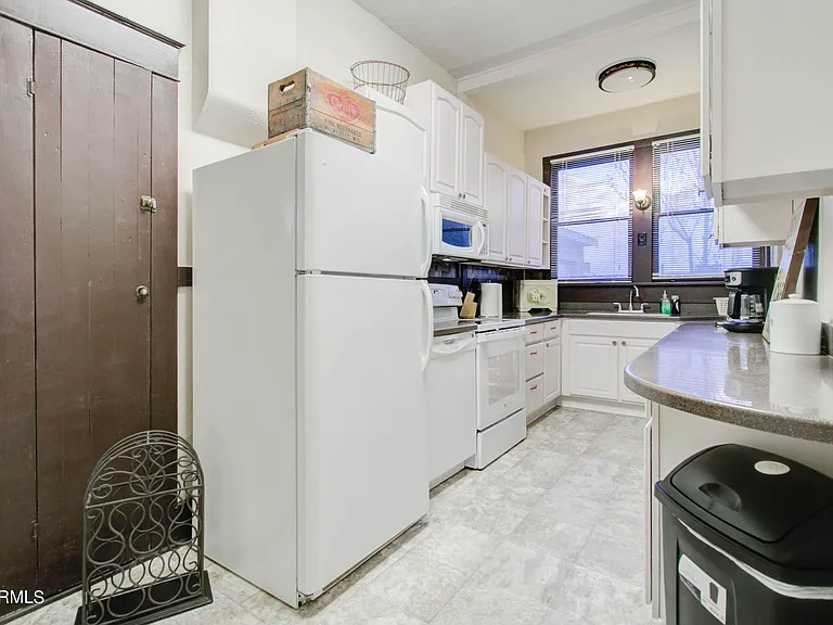 385 S Broad St — Photo 21