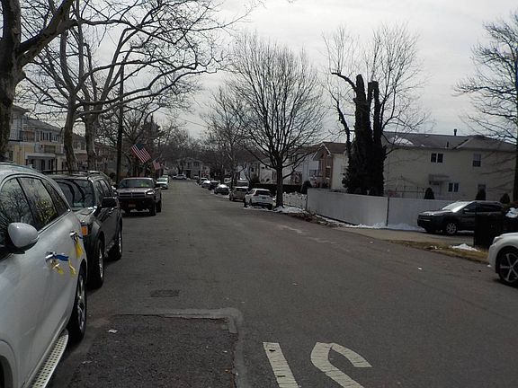 3rd image of 51 Cranford St