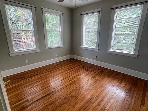 5th image of 2829 Herschel St APT 4