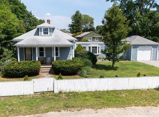 72 Allen Ave, Riverside, RI 02915