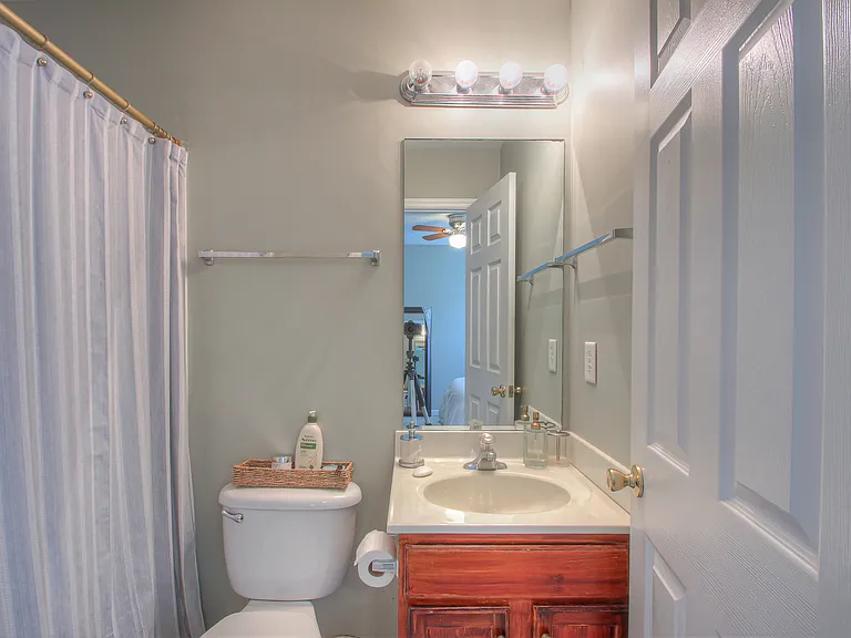 111 Cleveland St — Photo 27