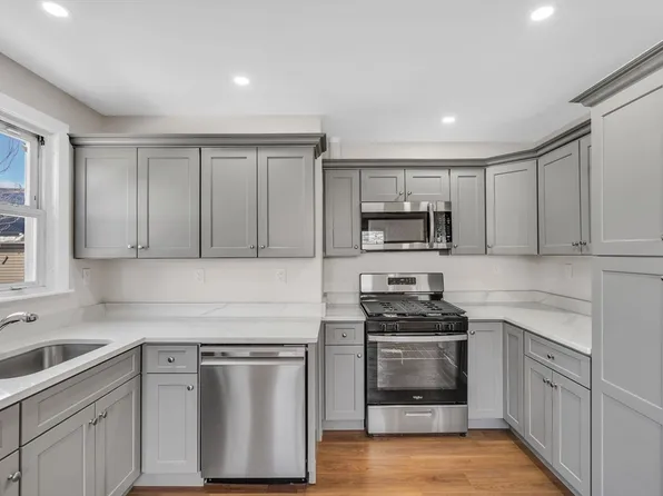 40 Violet St, Mattapan, MA 02126