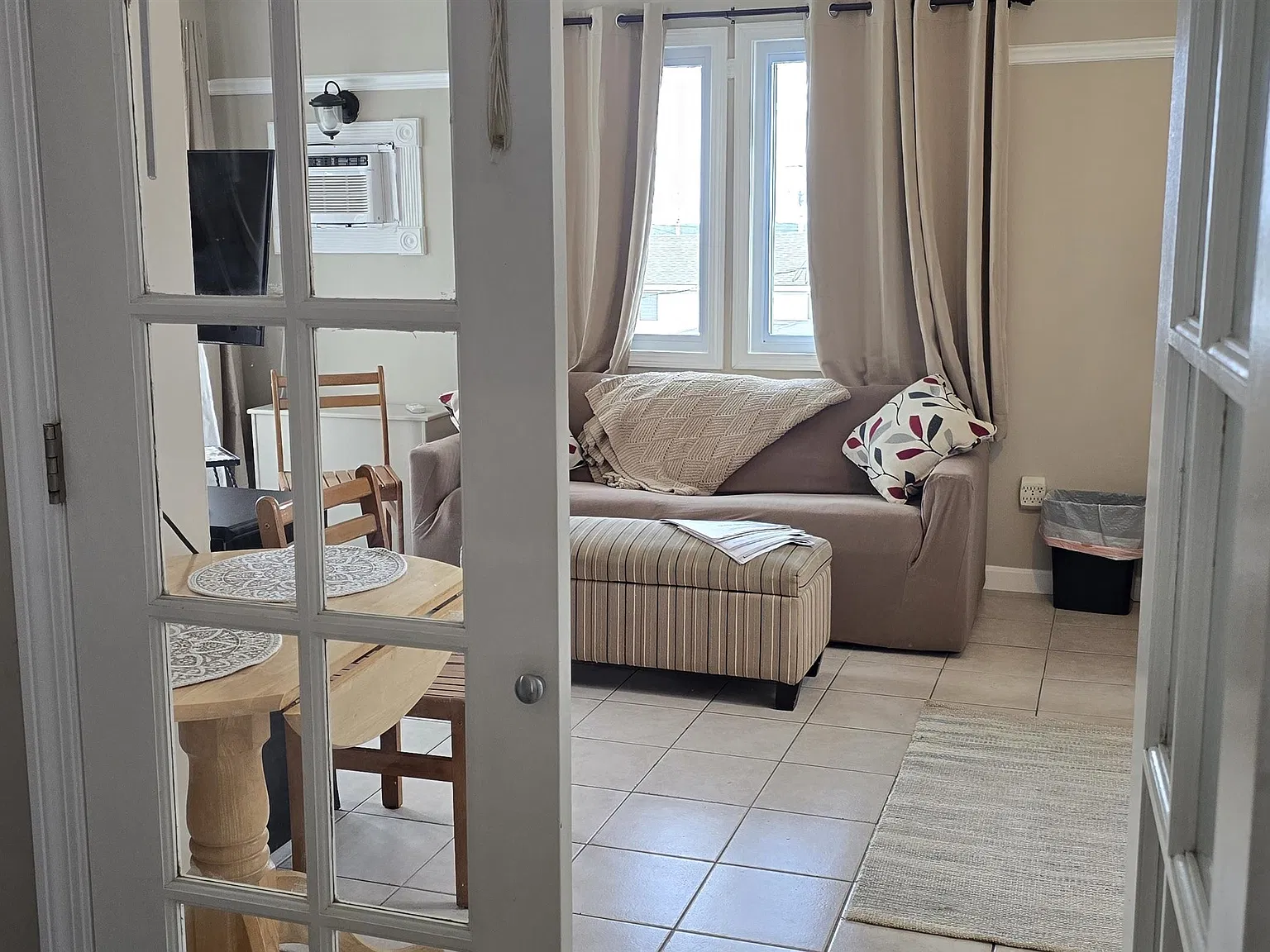 Colonial Seaside Condo — Photo 2