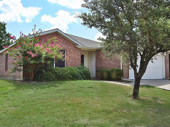 3rd image of 2320 Hampton Dr