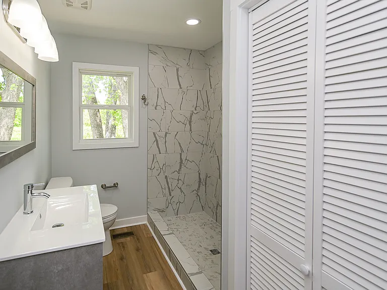 1304 Aston St — Photo 5