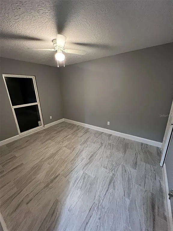 3 bed, 1.5 bath, 1172 sqft, $2,100 — Photo 3