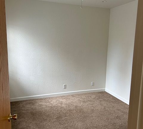 4th image of 488 Magnolia Ave #B