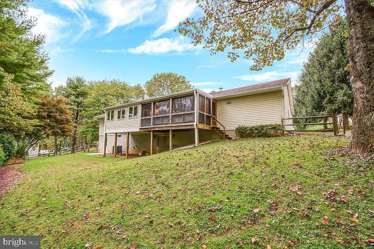 Building Photo - 6408 Hickory Ln