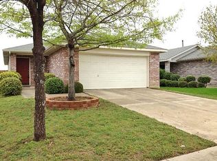 821 Savage Dr, Denton, TX 76207