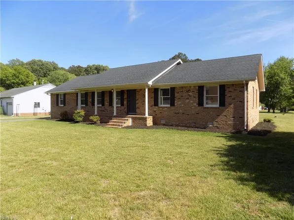 6 Peterson Ave, Smithfield, VA 23430