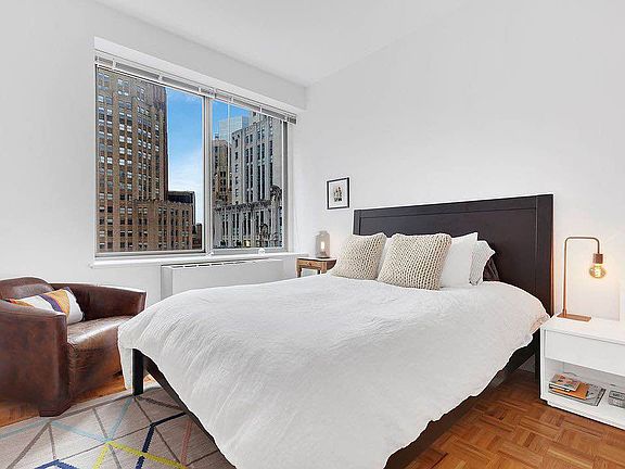 3rd image of 166 William St #2