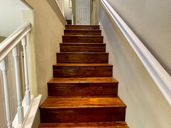 stairway to 2nd floor
