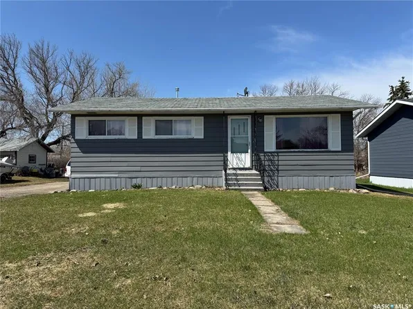 312 5th STREET W, Wynyard, SK S0A 4T0