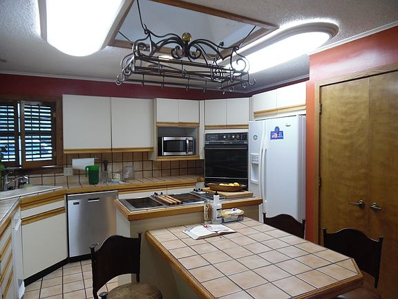 4th image of 1703 Cedar Creek Dr