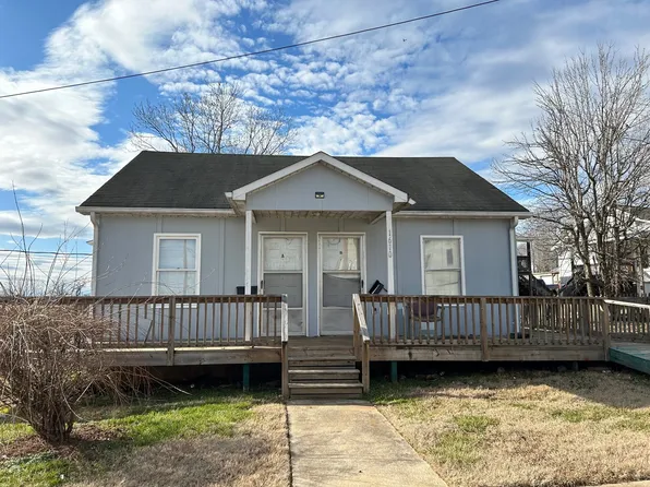 1610 Columbus St SW #A, Lenoir, NC 28645