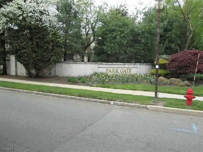 2nd image of 128 Park Gate Dr
